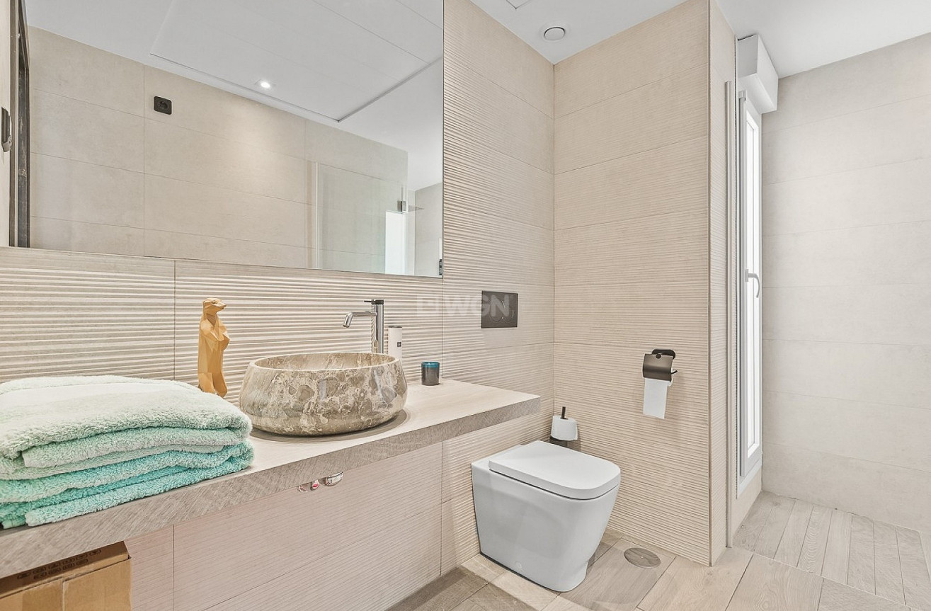 Resale - Villa - La Finca Golf Resort - Inland