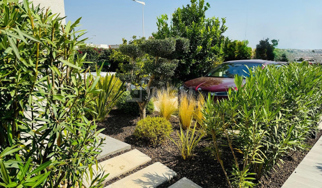 Resale - Villa - La Finca Golf Resort - Inland