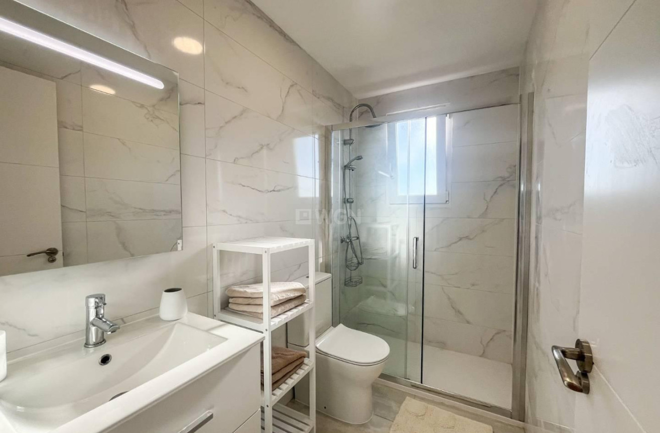 Odsprzedaż - Mieszkanie w bloku - Torrevieja - Costa Blanca