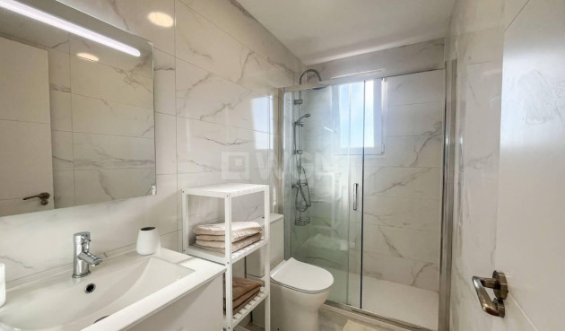 Odsprzedaż - Mieszkanie w bloku - Torrevieja - Costa Blanca