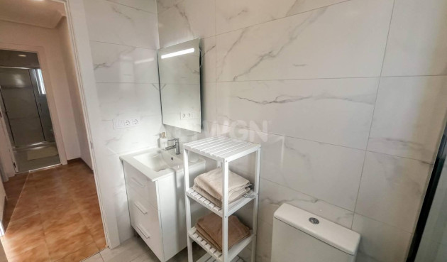 Odsprzedaż - Mieszkanie w bloku - Torrevieja - Costa Blanca