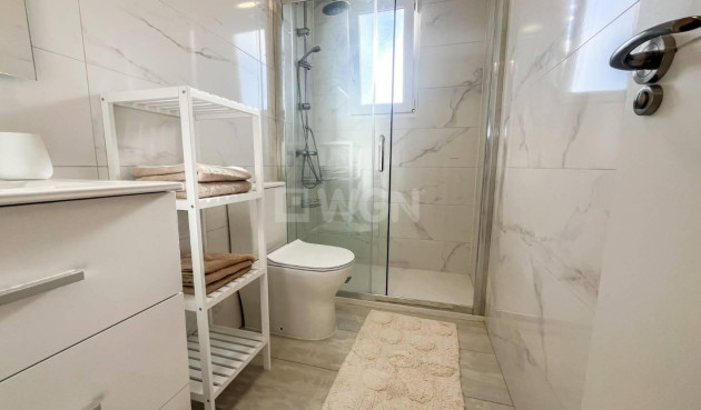 Odsprzedaż - Mieszkanie w bloku - Torrevieja - Costa Blanca