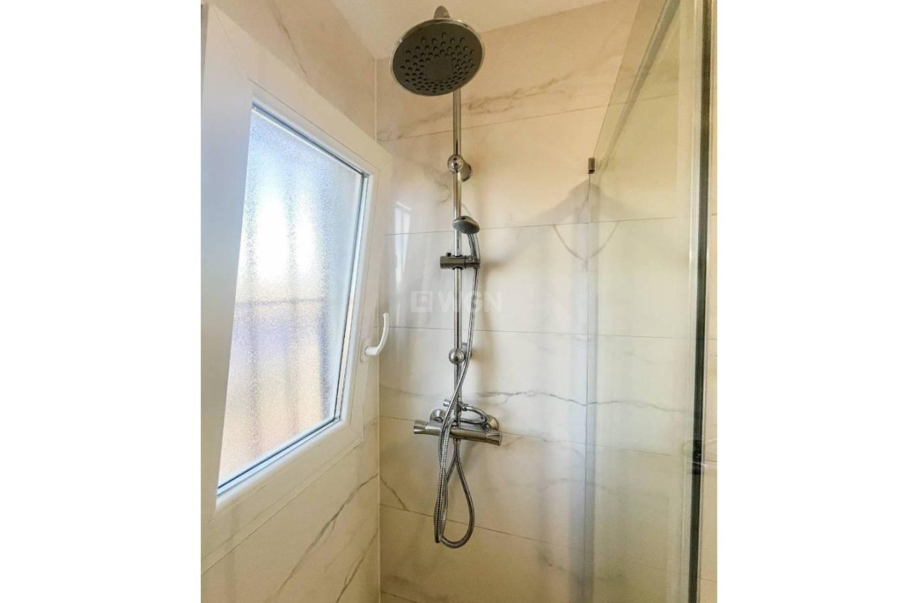 Odsprzedaż - Mieszkanie w bloku - Torrevieja - Costa Blanca