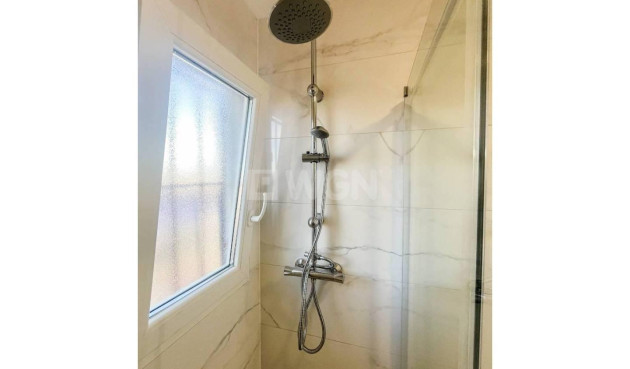 Odsprzedaż - Mieszkanie w bloku - Torrevieja - Costa Blanca