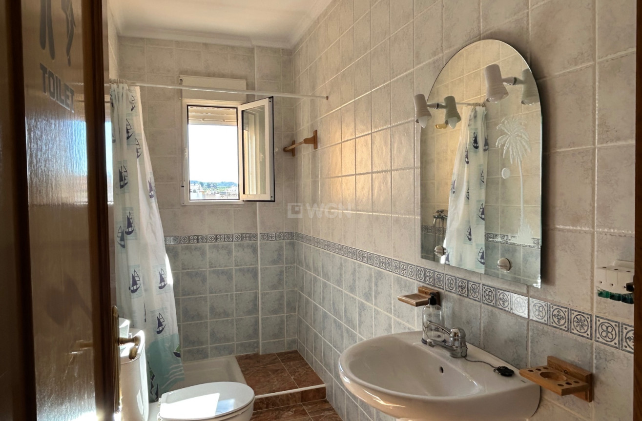 Odsprzedaż - Mieszkanie w bloku - Jacarilla - Inland