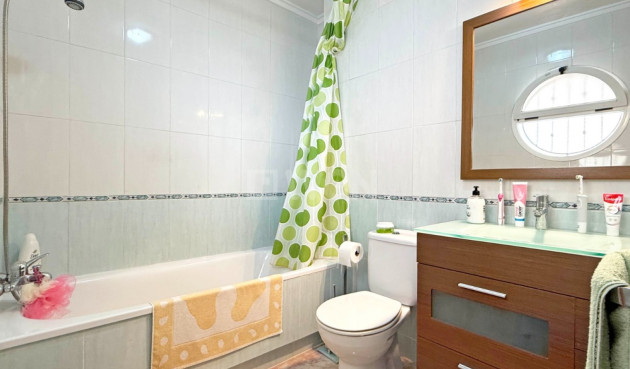 Odsprzedaż - Kamienica - Orihuela Costa - Costa Blanca