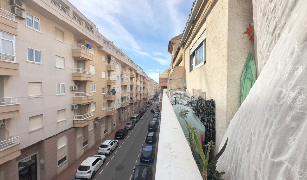 Odsprzedaż - Daszek - Torrevieja - Estacion De Autobuses