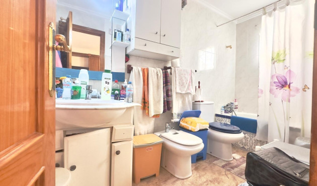 Odsprzedaż - Daszek - Torrevieja - Estacion De Autobuses