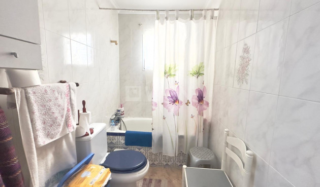 Odsprzedaż - Daszek - Torrevieja - Estacion De Autobuses