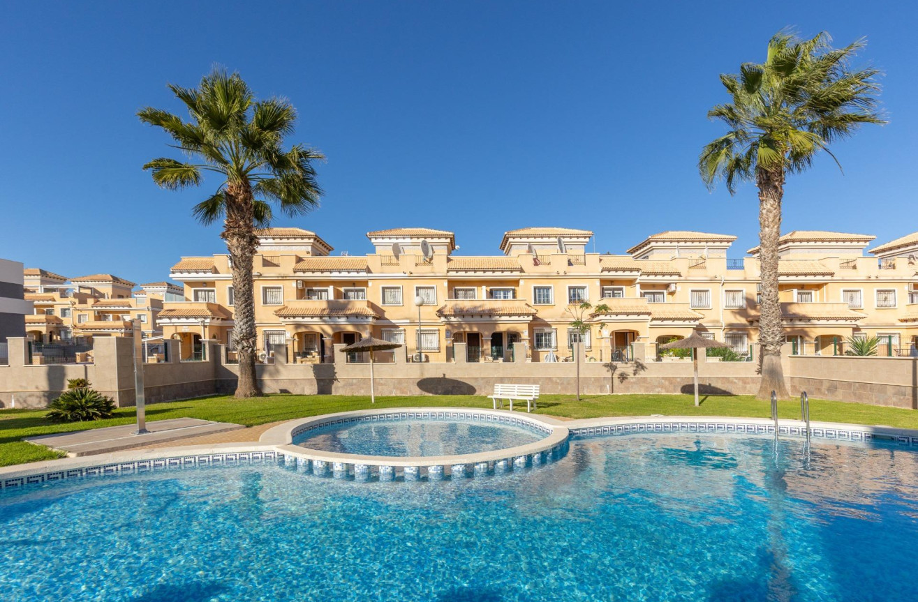 Odsprzedaż - Villa - Orihuela Costa - PAU 8