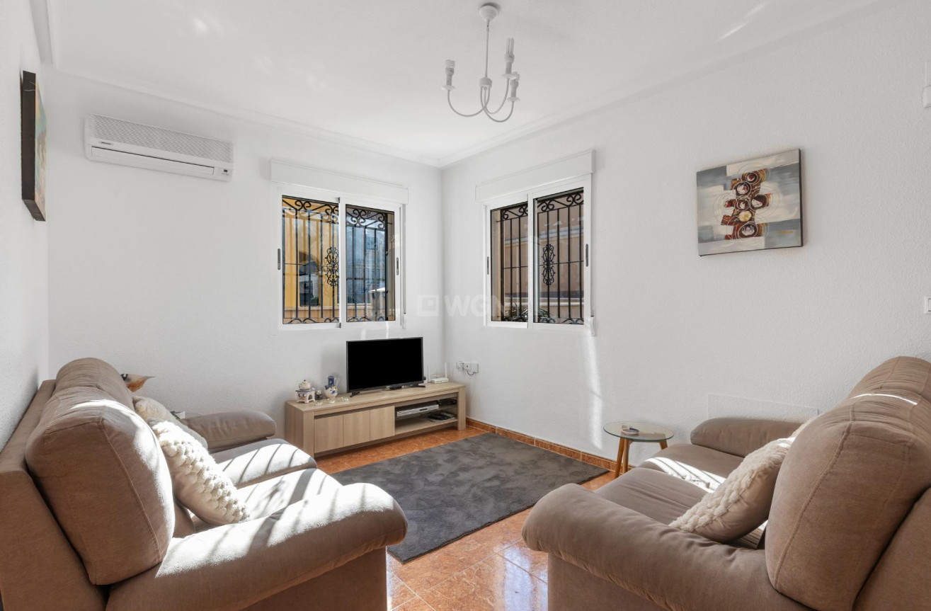 Odsprzedaż - Villa - Orihuela Costa - PAU 8