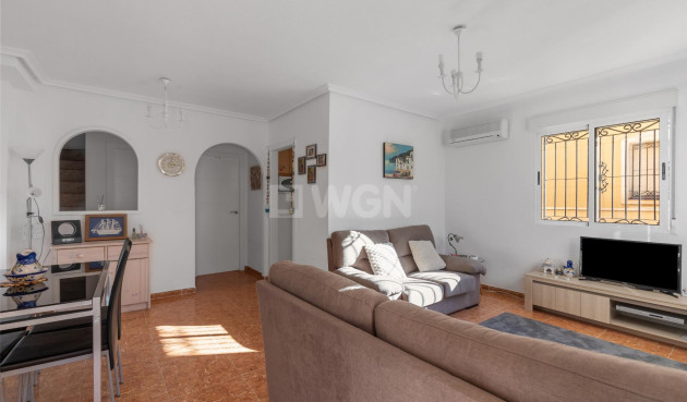 Odsprzedaż - Villa - Orihuela Costa - PAU 8