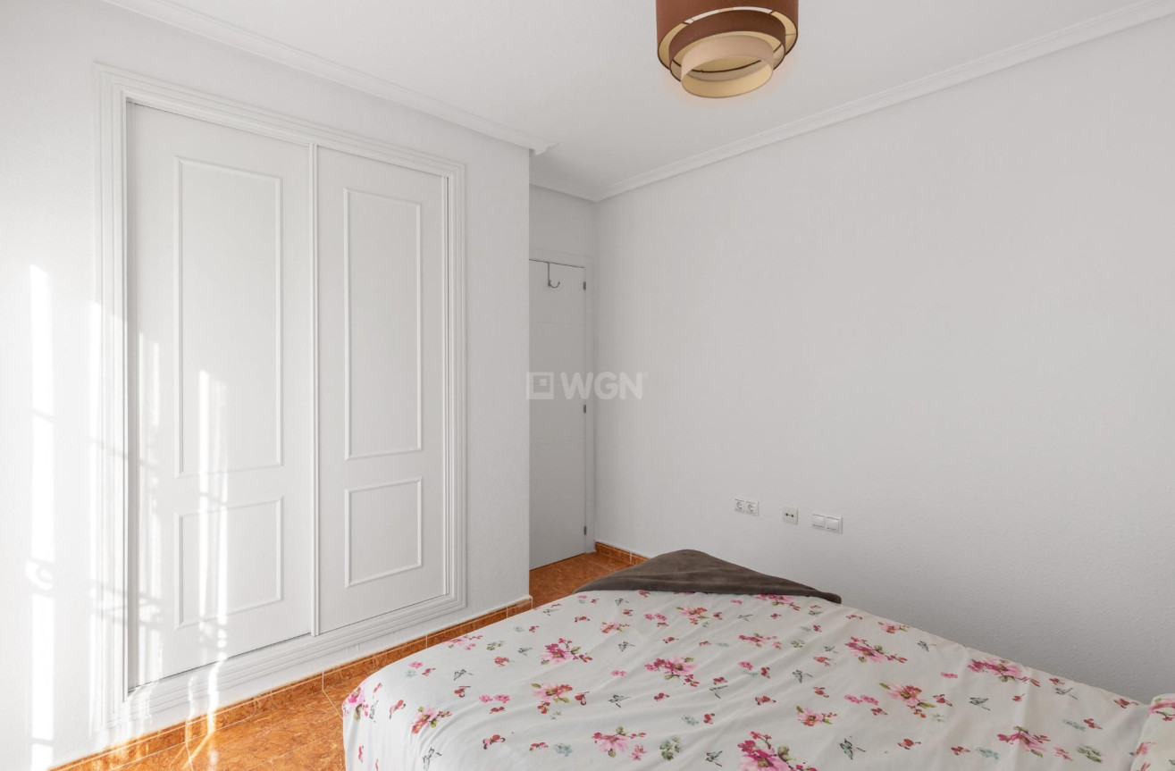 Odsprzedaż - Villa - Orihuela Costa - PAU 8