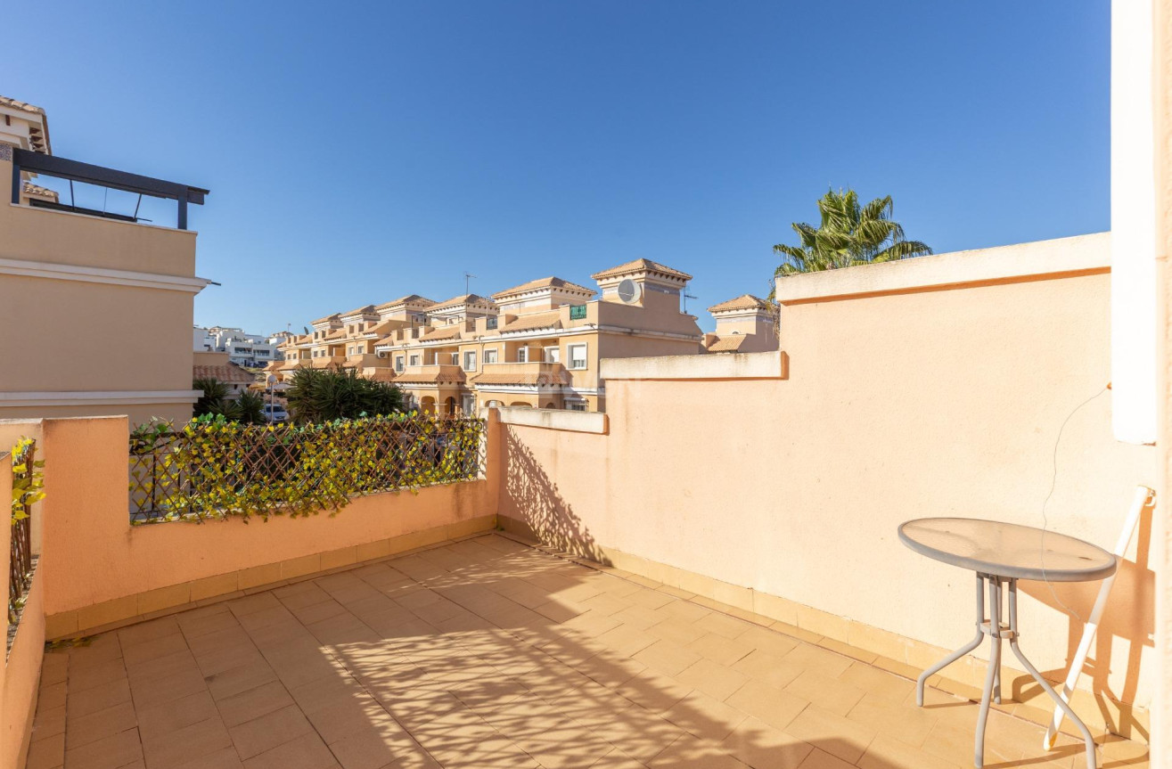 Odsprzedaż - Villa - Orihuela Costa - PAU 8