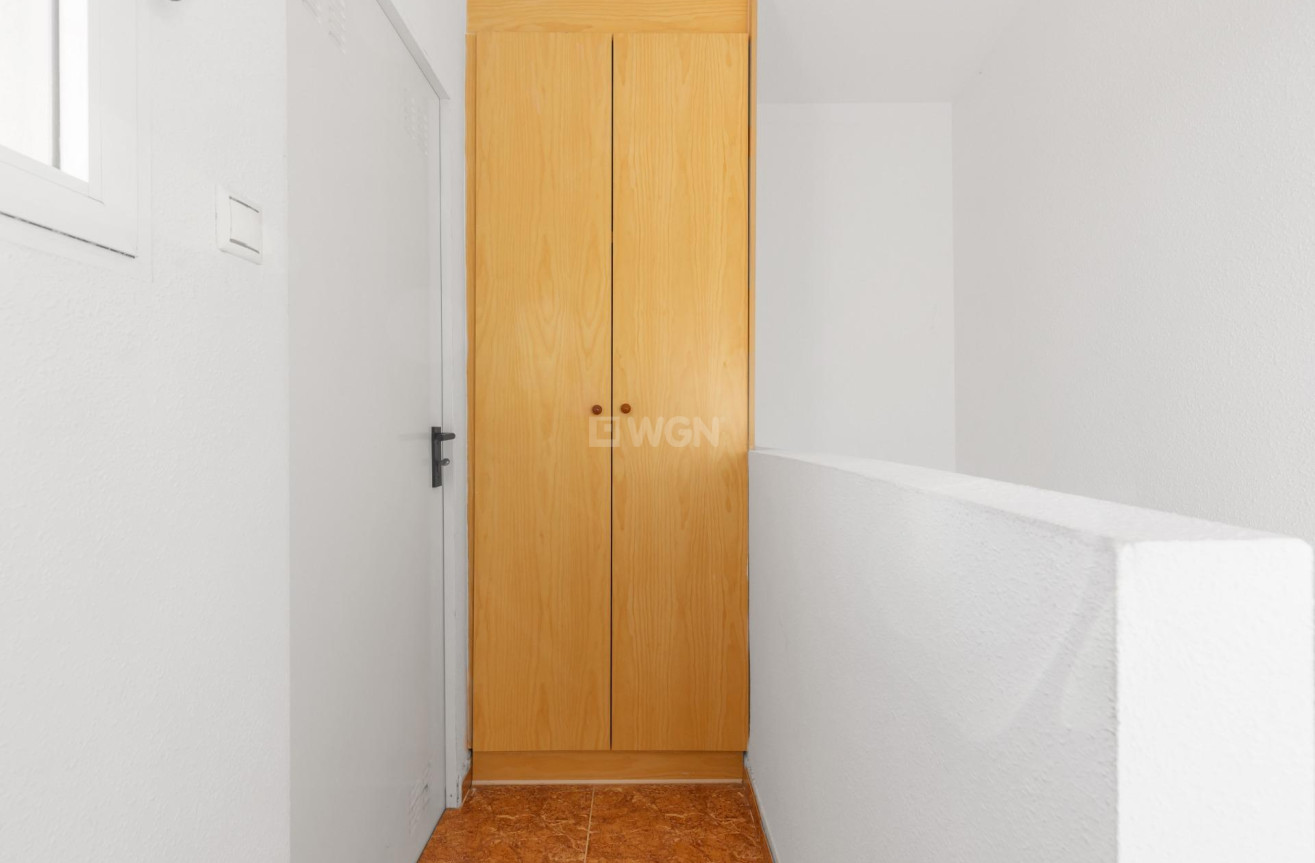 Odsprzedaż - Villa - Orihuela Costa - PAU 8