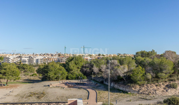 Odsprzedaż - Villa - Orihuela Costa - PAU 8