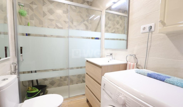Odsprzedaż - Mieszkanie w bloku - Torrevieja - Costa Blanca