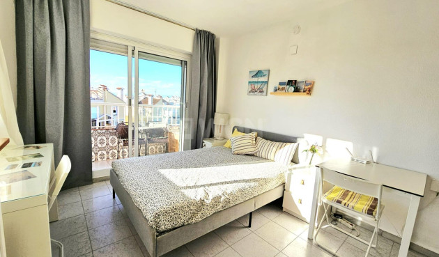 Odsprzedaż - Mieszkanie w bloku - Torrevieja - Torreblanca