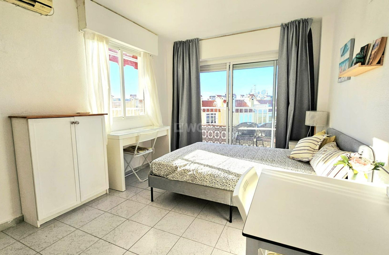 Odsprzedaż - Mieszkanie w bloku - Torrevieja - Torreblanca