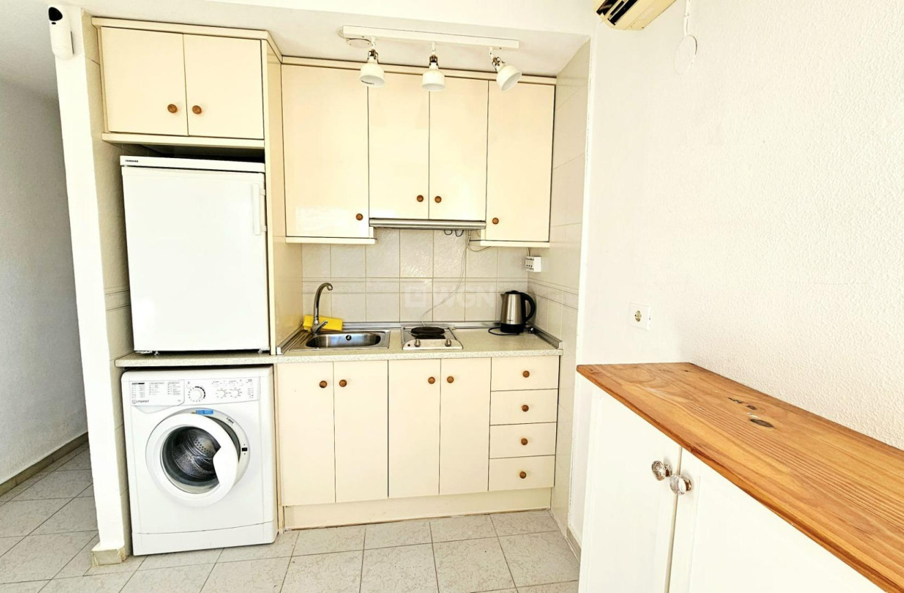 Odsprzedaż - Mieszkanie w bloku - Torrevieja - Torreblanca