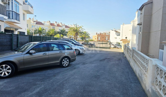 Odsprzedaż - Mieszkanie w bloku - Torrevieja - Torreblanca