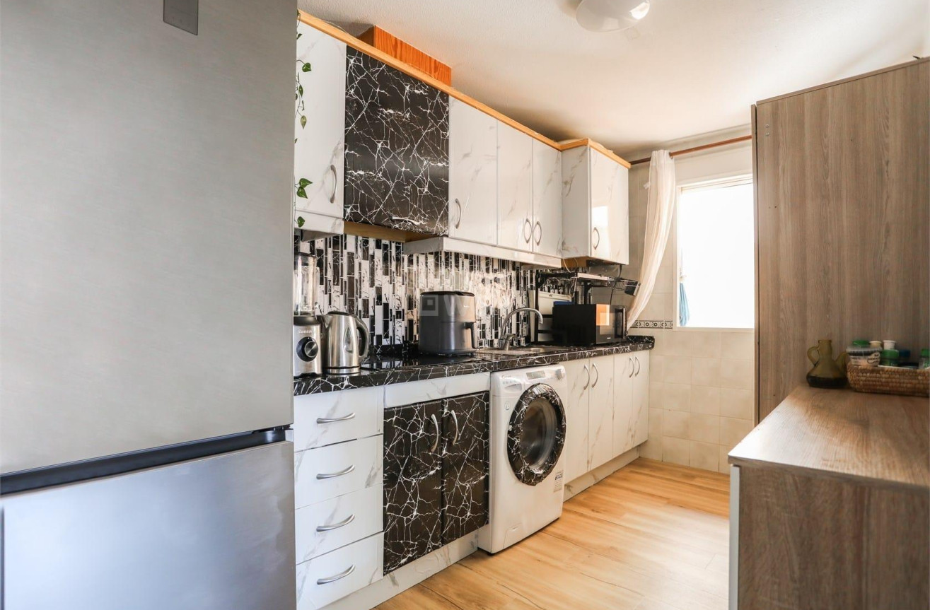 Odsprzedaż - Mieszkanie w bloku - Orihuela Costa - Playa Flamenca