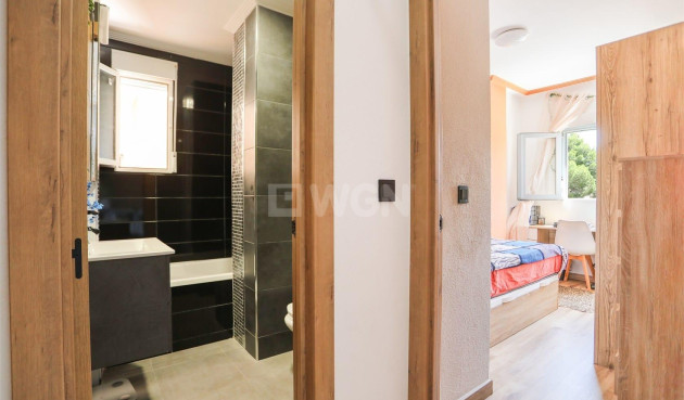 Odsprzedaż - Mieszkanie w bloku - Orihuela Costa - Playa Flamenca