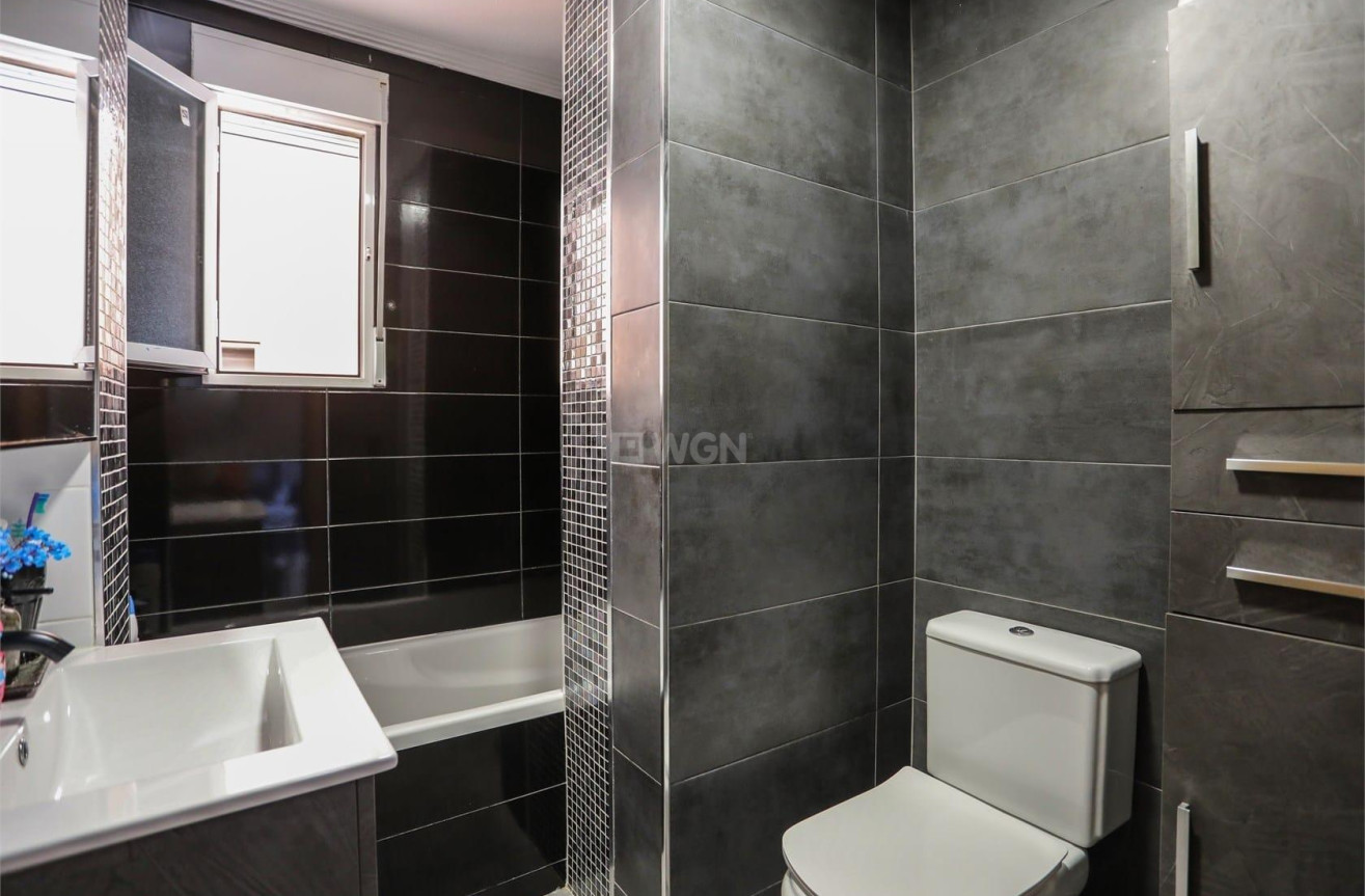 Odsprzedaż - Mieszkanie w bloku - Orihuela Costa - Playa Flamenca