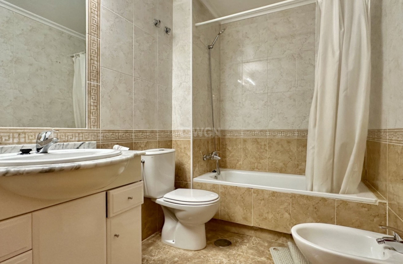 Odsprzedaż - Mieszkanie w bloku - Orihuela Costa - Costa Blanca