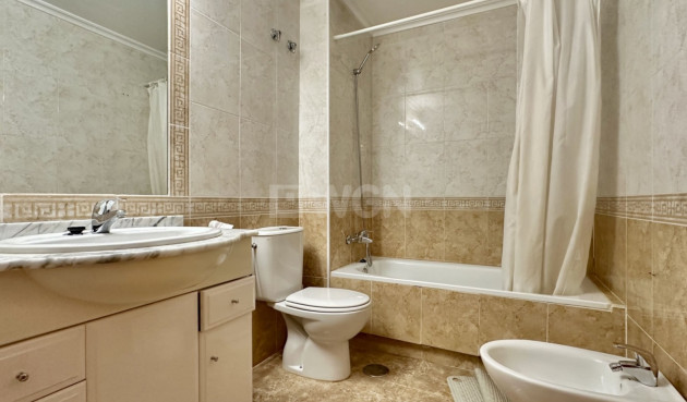 Odsprzedaż - Mieszkanie w bloku - Orihuela Costa - Costa Blanca