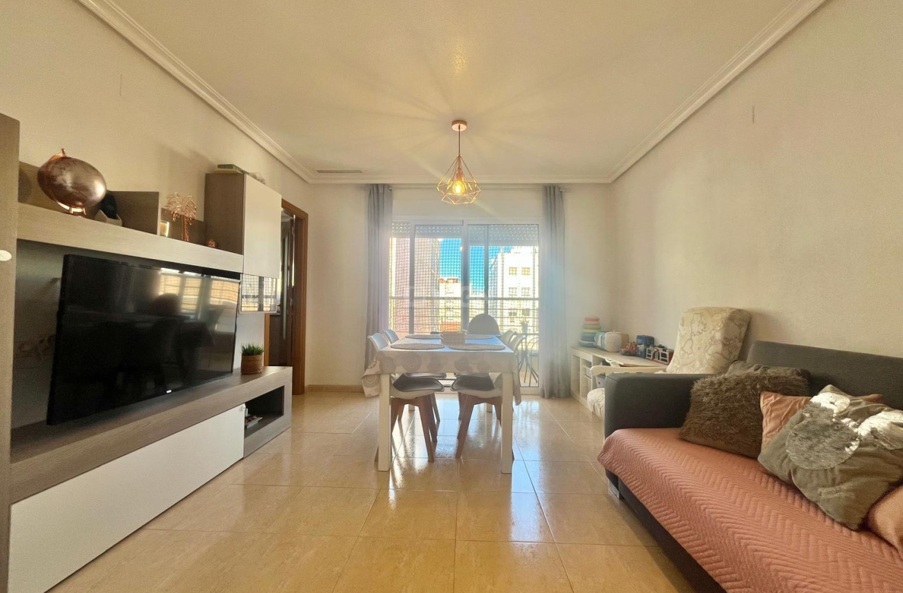 Odsprzedaż - Mieszkanie w bloku - Torrevieja - Centro