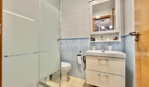 Odsprzedaż - Mieszkanie w bloku - Torrevieja - Centro