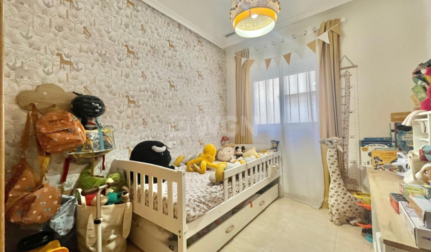 Odsprzedaż - Mieszkanie w bloku - Torrevieja - Centro