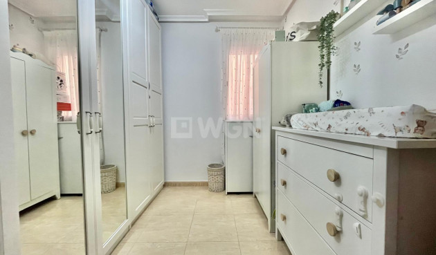 Odsprzedaż - Mieszkanie w bloku - Torrevieja - Centro