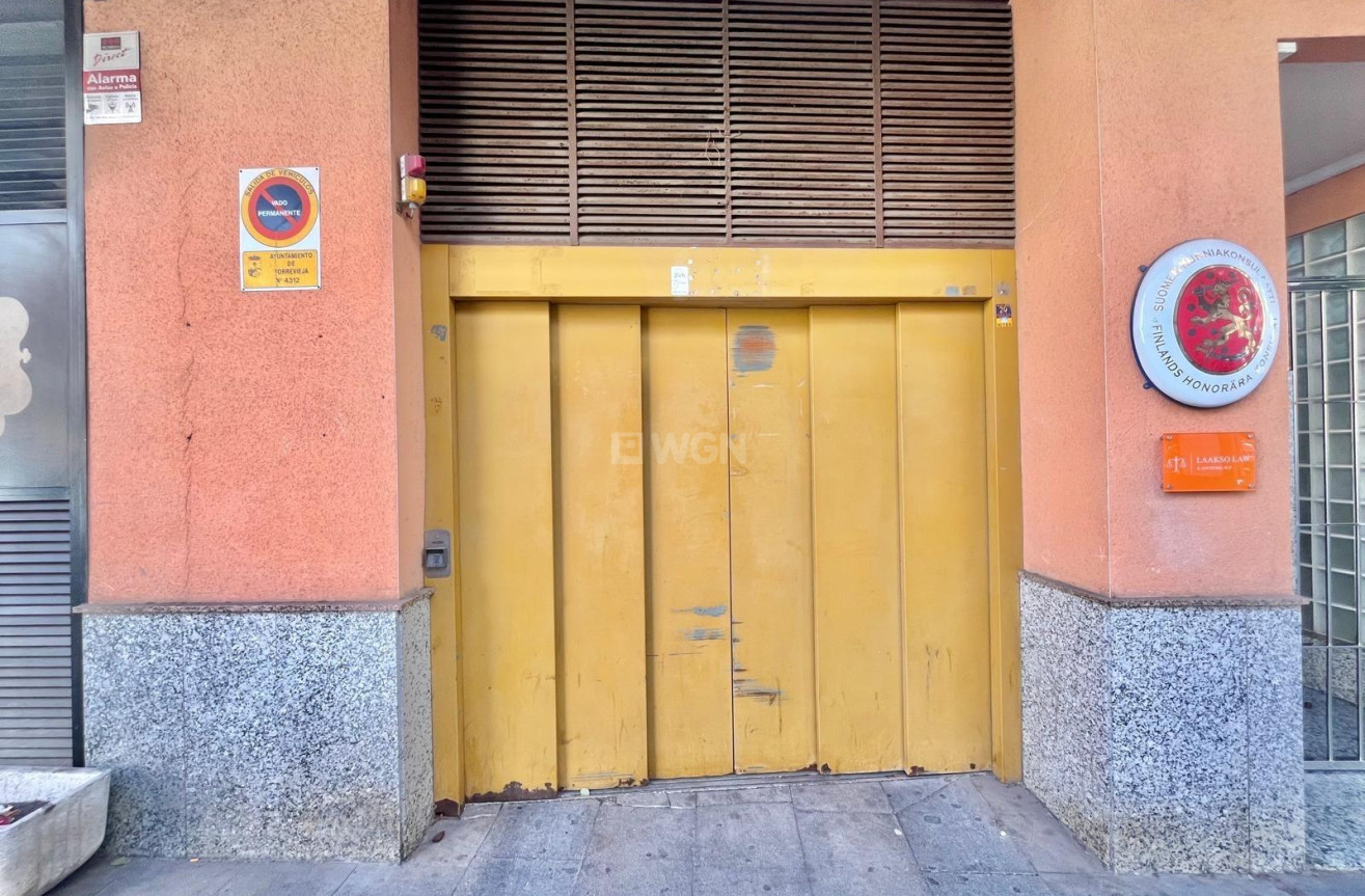 Odsprzedaż - Mieszkanie w bloku - Torrevieja - Centro