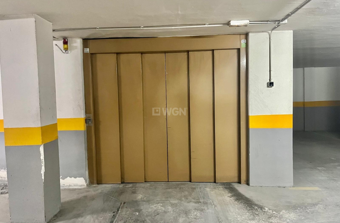 Odsprzedaż - Mieszkanie w bloku - Torrevieja - Centro