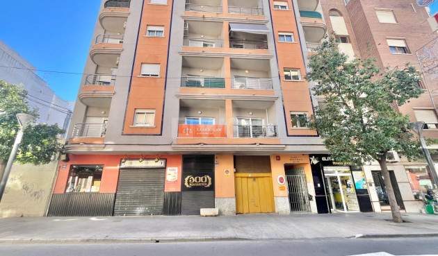 Odsprzedaż - Mieszkanie w bloku - Torrevieja - Centro