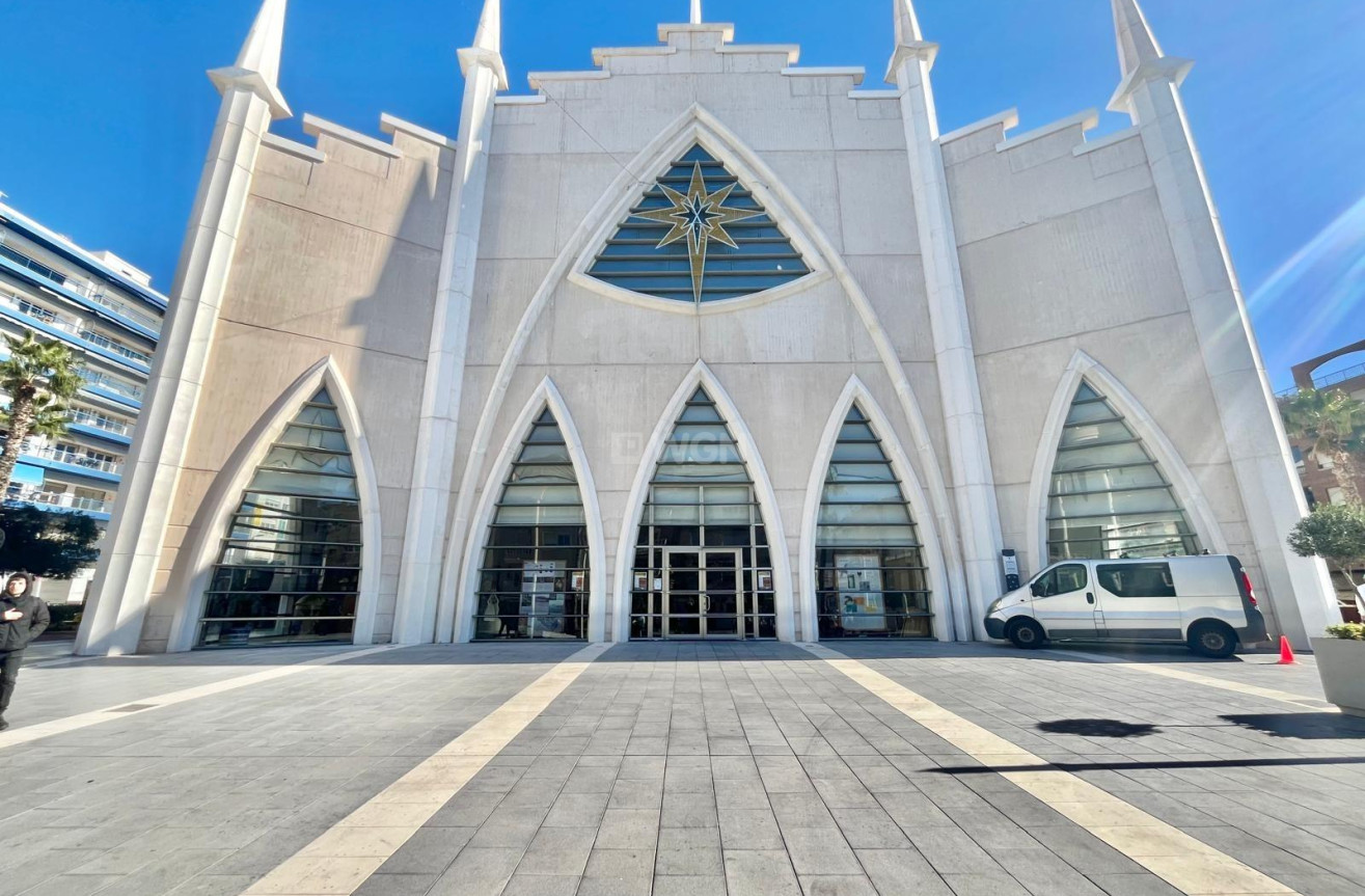 Odsprzedaż - Mieszkanie w bloku - Torrevieja - Centro
