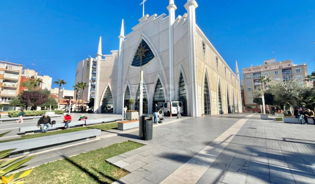 Odsprzedaż - Mieszkanie w bloku - Torrevieja - Centro