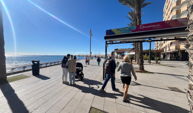 Odsprzedaż - Mieszkanie w bloku - Torrevieja - Centro