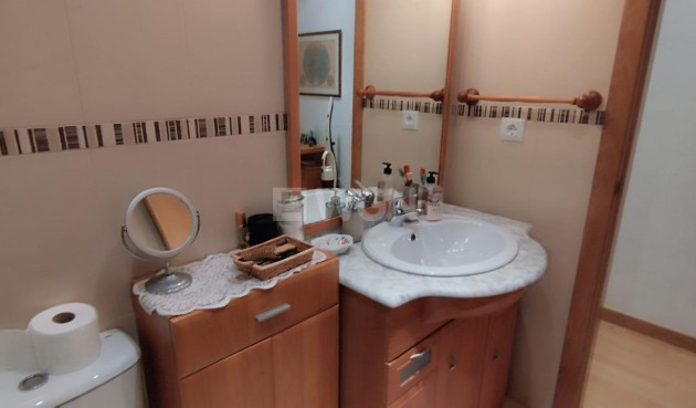 Odsprzedaż - Mieszkanie w bloku - Torrevieja