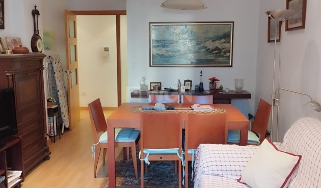 Odsprzedaż - Mieszkanie w bloku - Torrevieja