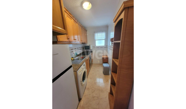 Odsprzedaż - Mieszkanie w bloku - Torrevieja - Playa del Cura