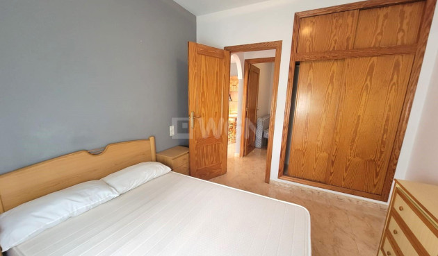 Odsprzedaż - Mieszkanie w bloku - Torrevieja - Playa del Cura