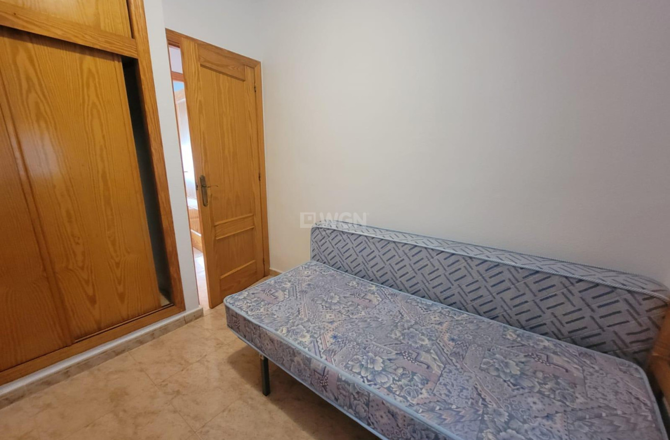 Odsprzedaż - Mieszkanie w bloku - Torrevieja - Playa del Cura