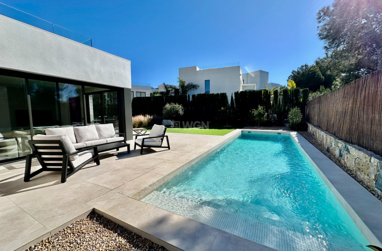 Odsprzedaż - Villa - Orihuela - Las Colinas Golf