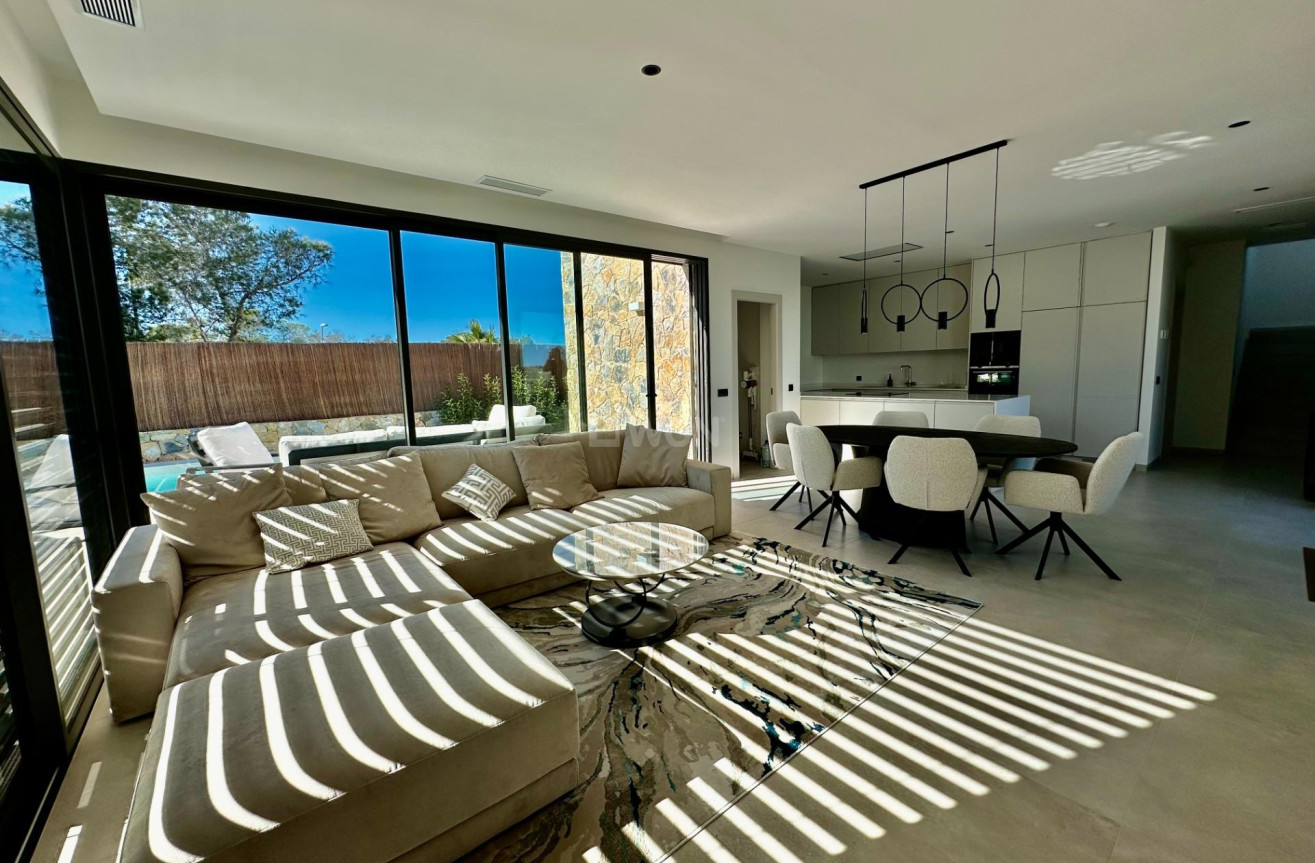 Odsprzedaż - Villa - Orihuela - Las Colinas Golf