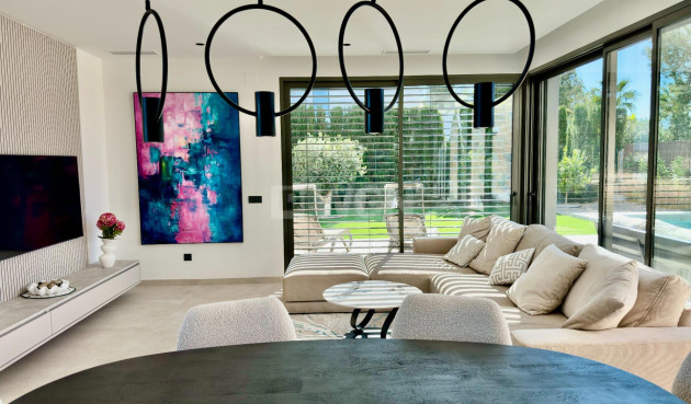 Odsprzedaż - Villa - Orihuela - Las Colinas Golf