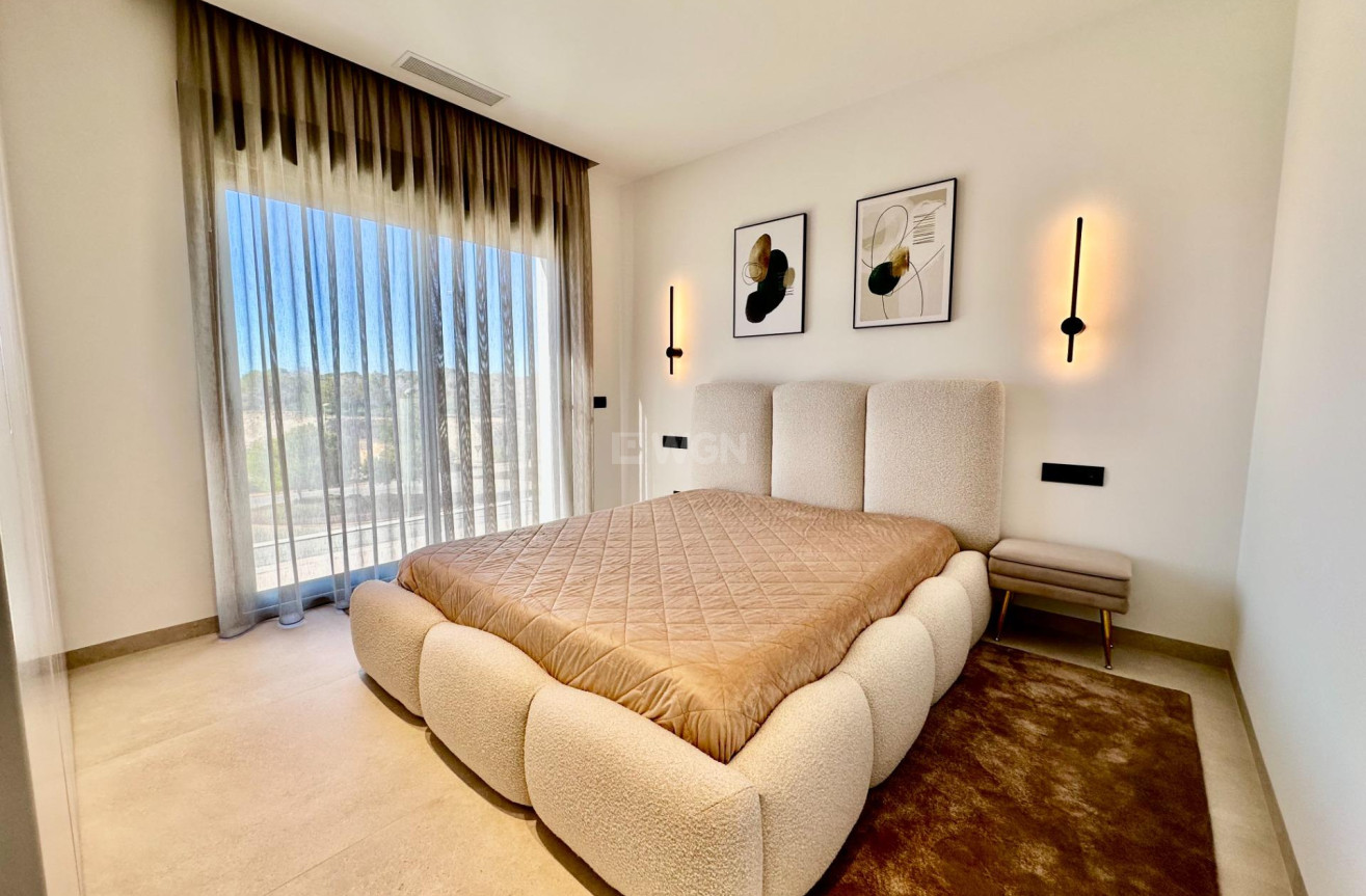 Odsprzedaż - Villa - Orihuela - Las Colinas Golf