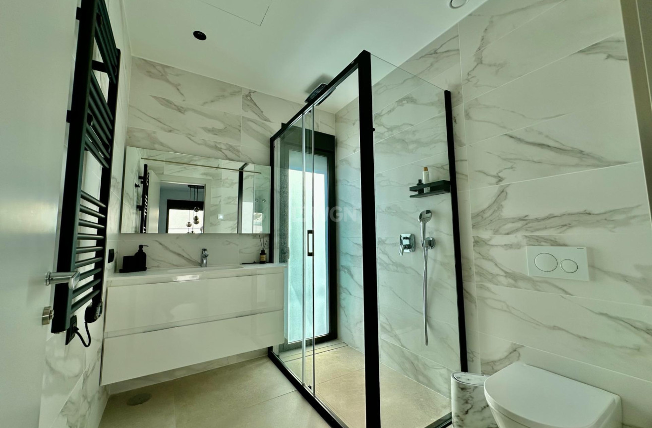 Odsprzedaż - Villa - Orihuela - Las Colinas Golf